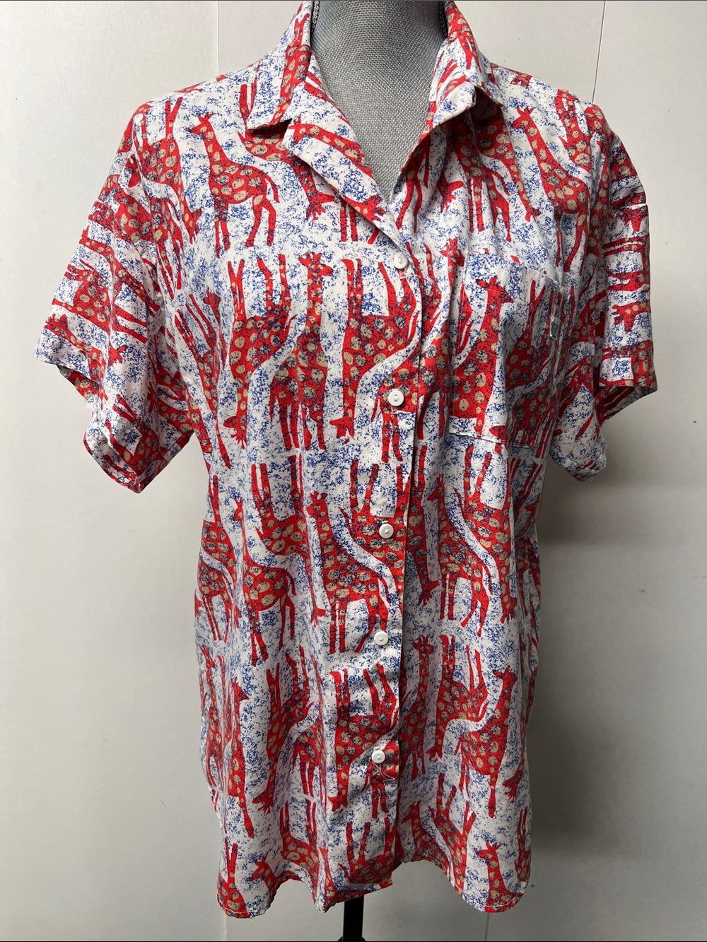 Red Giraffe Print Short-Sleeve Shirt - Unbranded